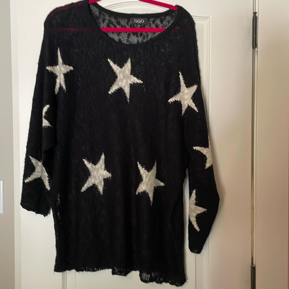 Great Condition light weight star sweater